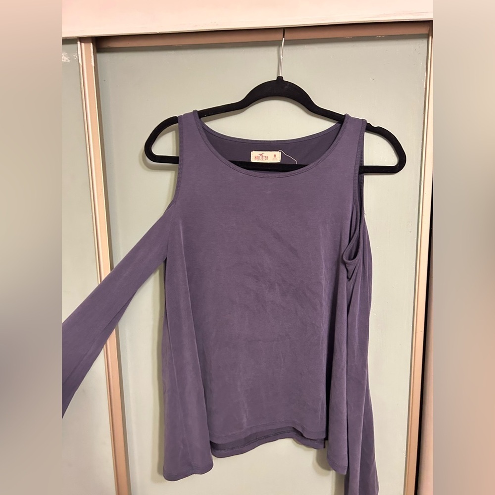 Hollister Cold Shoulder Long Sleeve Top Medium Navy Blue Cutout Lightweight - Picture 4 of 11